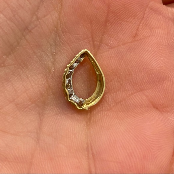 100% Natural Diamond Yellow Gold Pendant - Picture 5 of 6